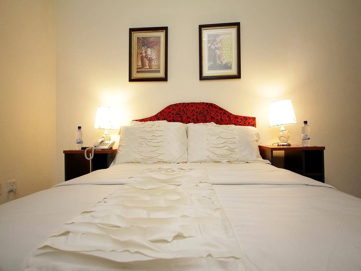 St Augustine Apart & Hotel Кигали Екстериор снимка